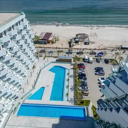Infinity Luxury Piscina Prima Linie La Mare アパート