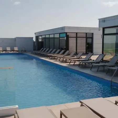 Infinity Luxury Piscina Prima Linie La Mare ナボダリ