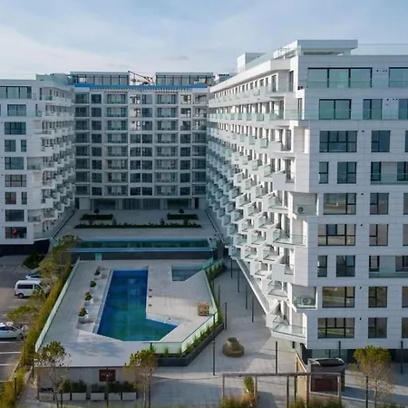 Infinity Luxury Piscina Prima Linie La Mare 公寓
