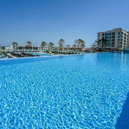 公寓 Infinity Luxury Piscina Prima Linie La Mare