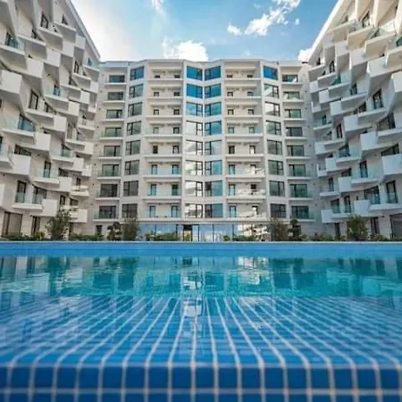 公寓 Infinity Luxury Piscina Prima Linie La Mare *