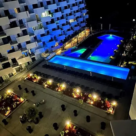 Infinity Luxury Piscina Prima Linie La Mare 那沃达利