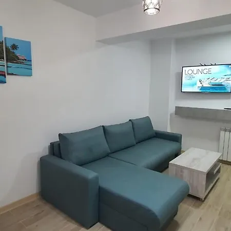 Infinity Luxury Piscina Prima Linie La Mare Apartment *