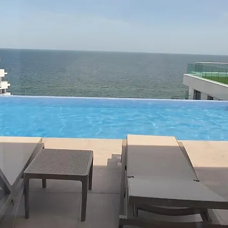 Infinity Luxury Piscina Prima Linie La Mare 公寓 那沃达利